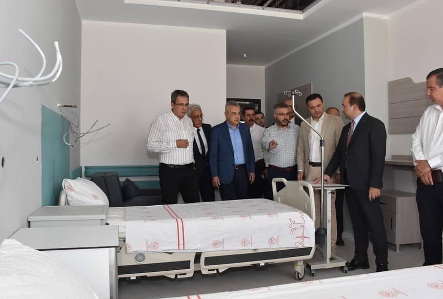 AK Parti heyeti Aydın Şehir Hastanesi inşaatında çalışmaları yerinde inceledi