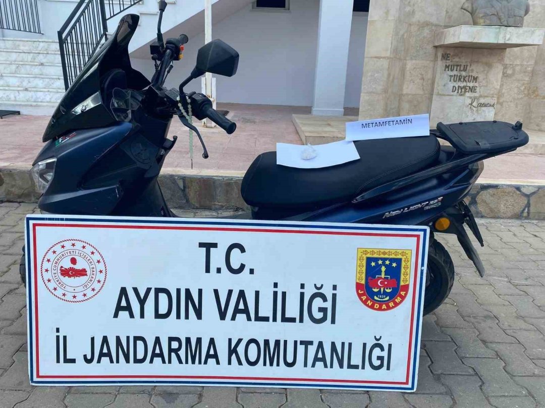 Şüphe üzerine durdurulan motosiklet çalıntı çıktı