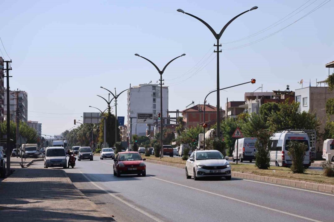 Bu mahallede okula giden çocuklar ve aileleri diken üstünde kalıyor