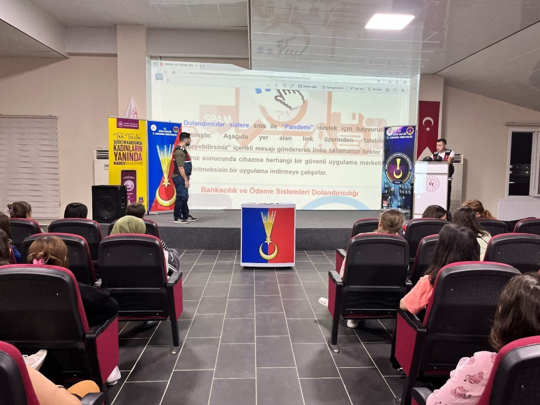 Öğrenci yurdunda KADES konferansı