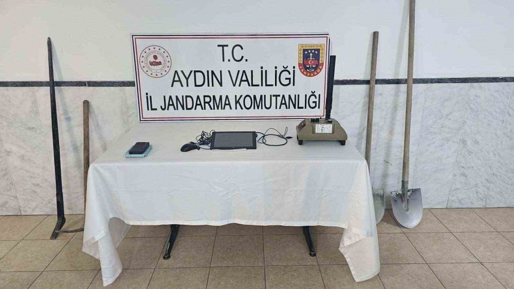 Kuyucak’taki kaçak kazıya jandarma baskını