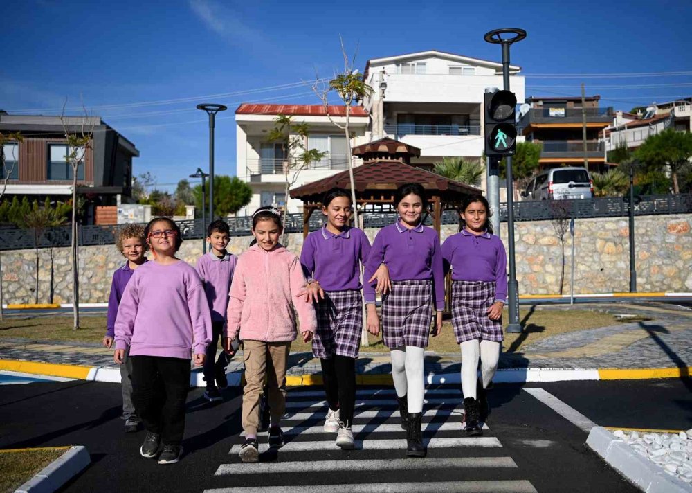 Kuşadası’nda trafik ve eğitim parkı ilk misafirlerini ağırladı