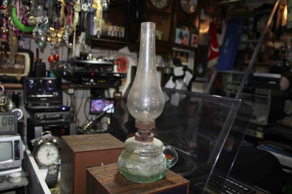 Bir zamanlar her evin vazgeçilmezi olan gaz lambaları şimdi nostalji oldu