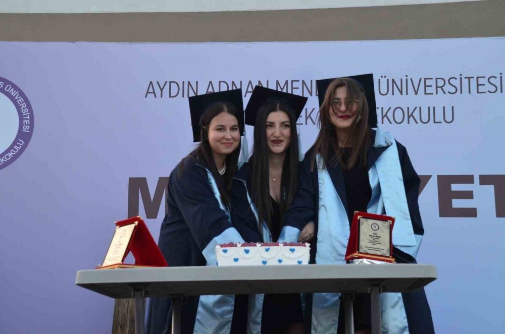 Didim MYO’da 140 öğrenci kep attı