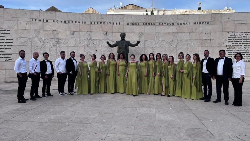 Müzik öğretmenleri İzmir’den ödülle döndü