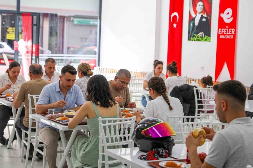 Efeler’de Kent Lokantası Vatandaşın Sofrasına Destek Oluyor