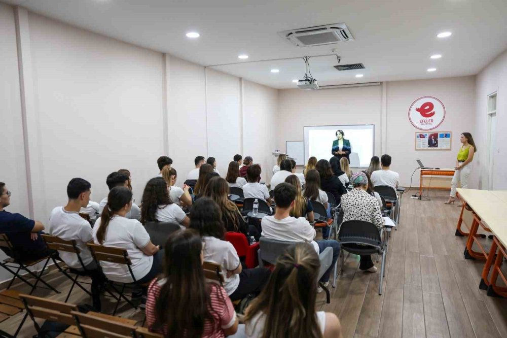 Efeler Belediyesi’nden Gençlere Sınav Yolculuğunda Rehberlik Desteği