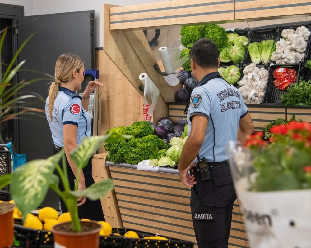 Kuşadası’nda Marketler Denetlendi