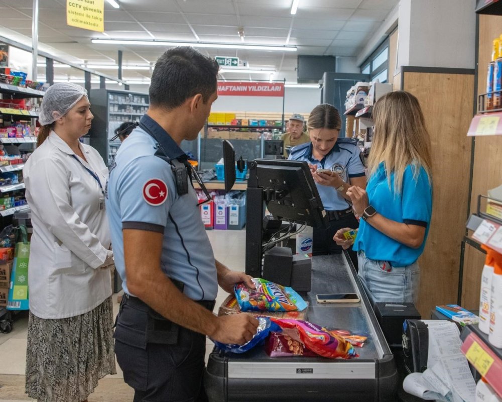 Kuşadası’nda Marketler Denetlendi