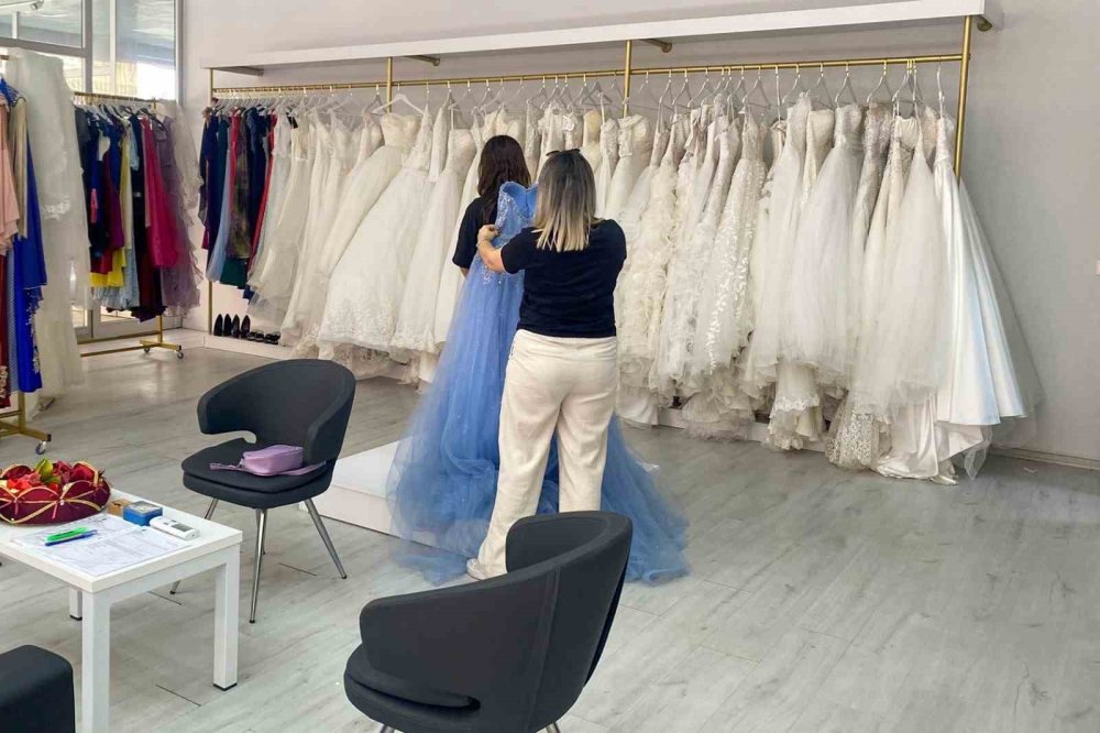Efeler’de Sosyal Destekler Binlerce Vatandaşa Ücretsiz Ulaşıyor