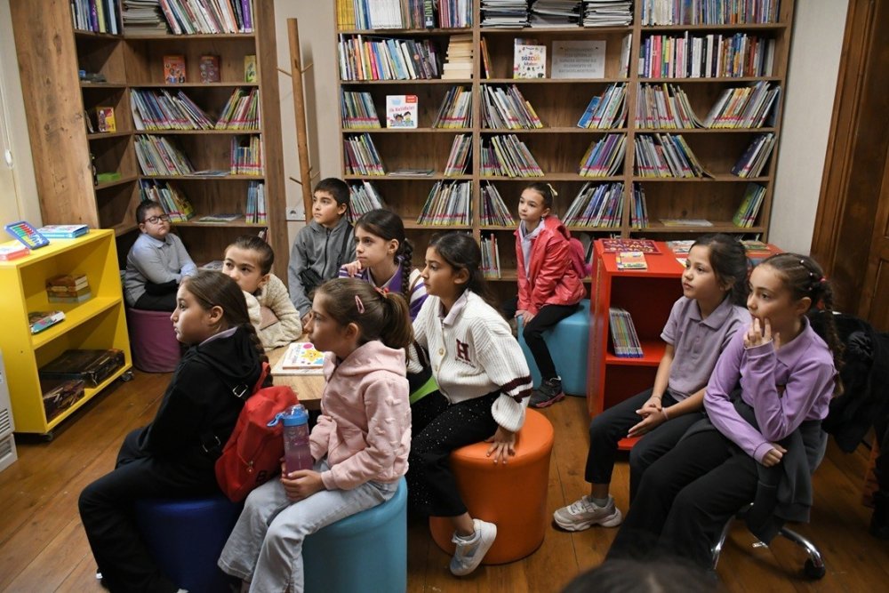 MİNİK ÖĞRENCİLER SEYAKMER’DE KİTAPLARIN BÜYÜLÜ DÜNYASIYLA BULUŞTU
