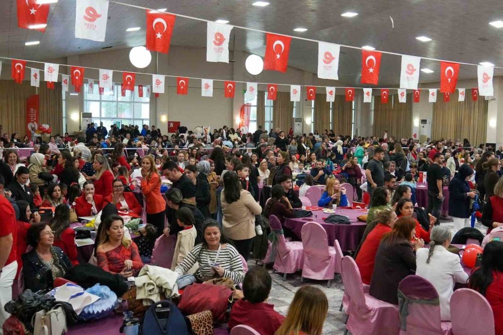 Efeler’de Cumhuriyet Bayramı Coşkusu
