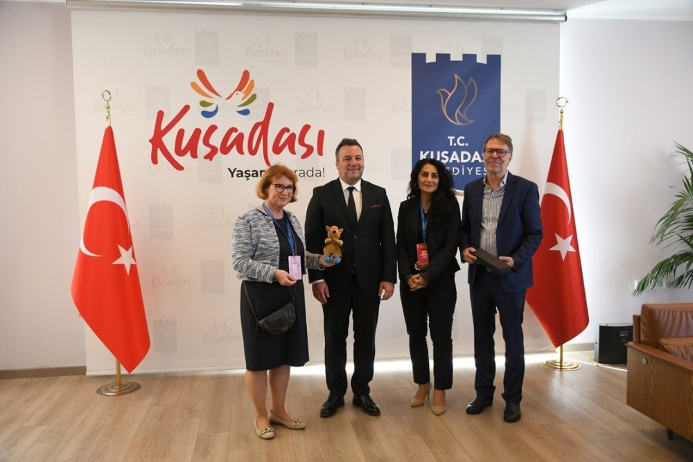 Kuşadası’nda Cumhuriyetin 102’üncü Yılı Kardeş Şehirlerin Dostluk Buluşması İle Taçlandı